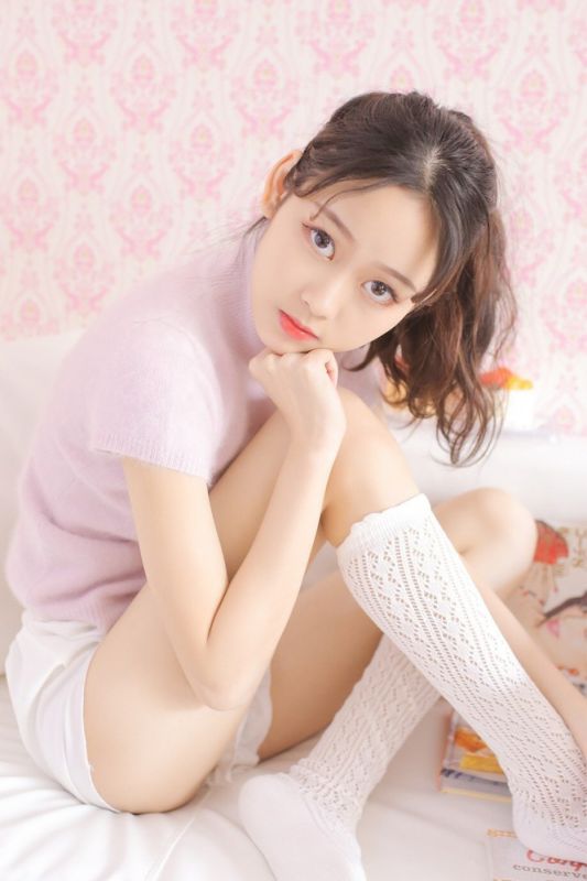 性感萝莉惹火内衣私房妖娆抚媚写真