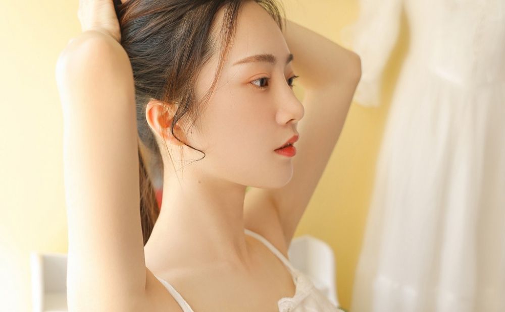 性感撩人长腿美女学生妹大尺度私房美腿写真