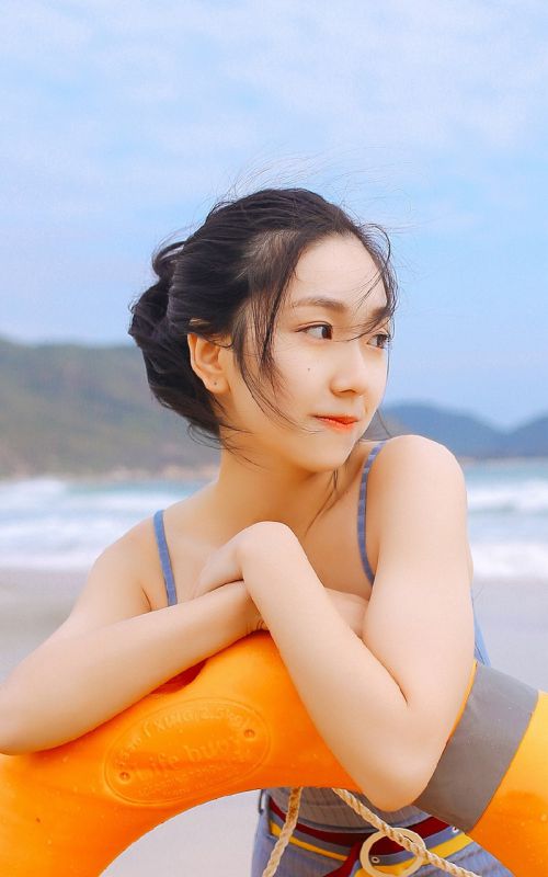 比基尼泳衣美女海边湿身吊带长腿爆乳性感诱惑写真