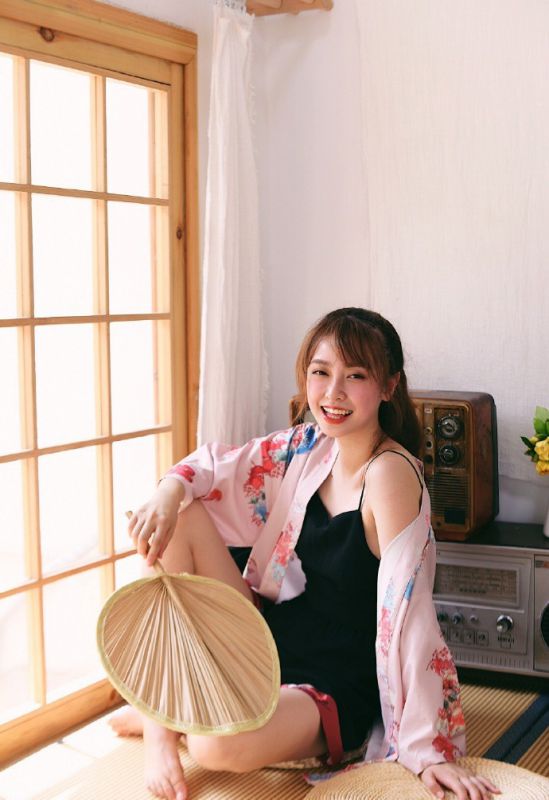 阳光运动少女私房照骨感人体艺术摄影写真