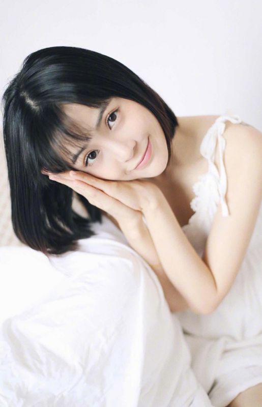 自然美女素人短发小清新私房唯美写真