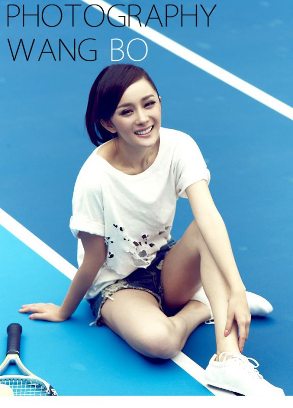 杨幂化身网球女郎拍摄青春活力写真