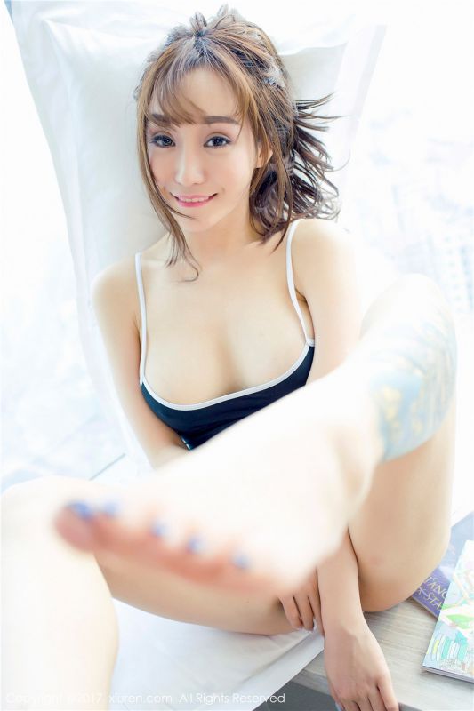 乖乖把腿抬高调教性感家政妇销魂骚姿人体艺术写真
