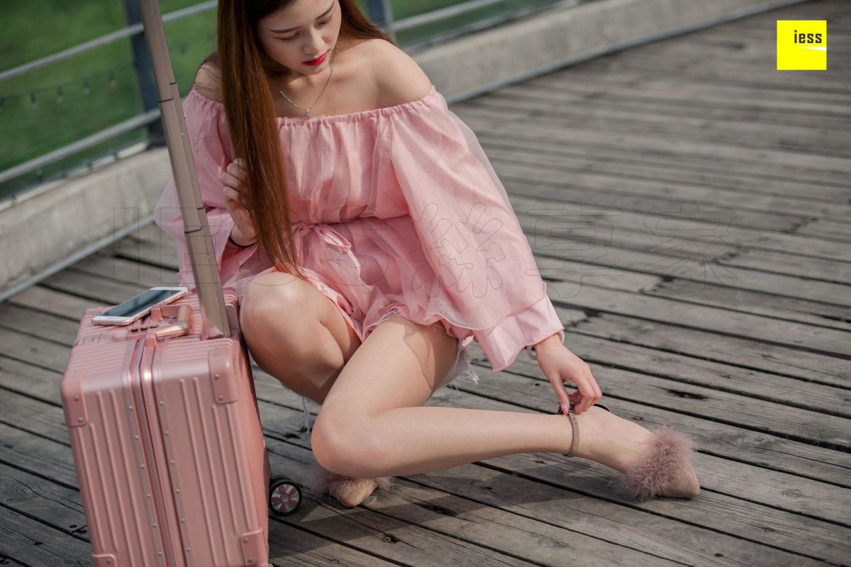 九妹 《粉粉嫩嫩的九妹》美腿丝足套图