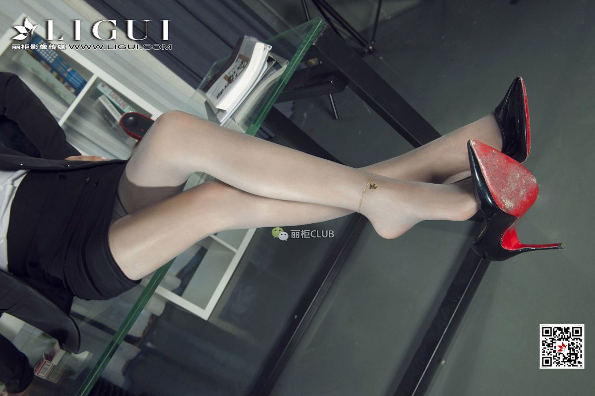 Model 一梦 - 丝袜美腿丝足写真