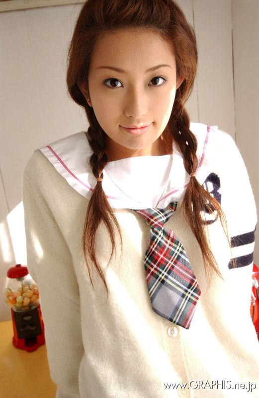 Nao Yoshizaki 吉崎直绪 - Enhanced holiday