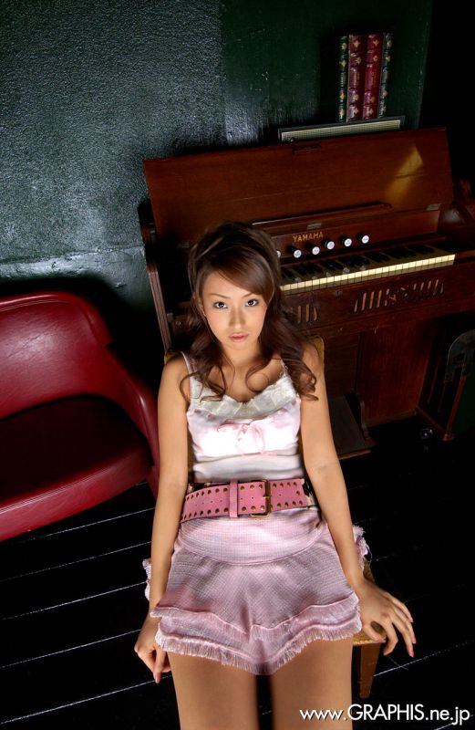 Nao Yoshizaki 吉崎直绪 - Enhanced holiday