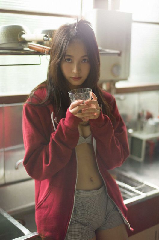 Erika Denya 傳谷英里香「美の誕生。」