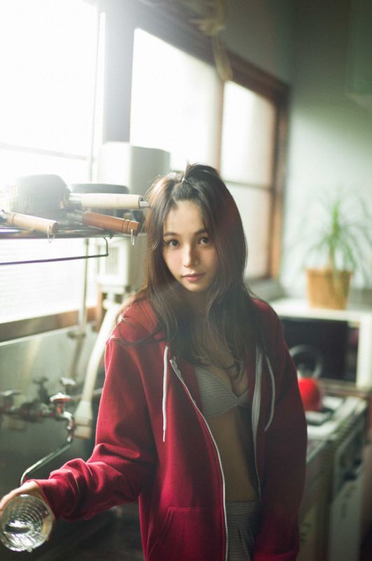 Erika Denya 傳谷英里香「美の誕生。」