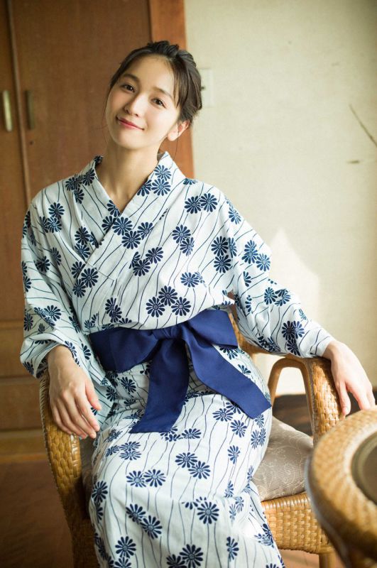 Erika Denya 傳谷英里香「美の誕生。」