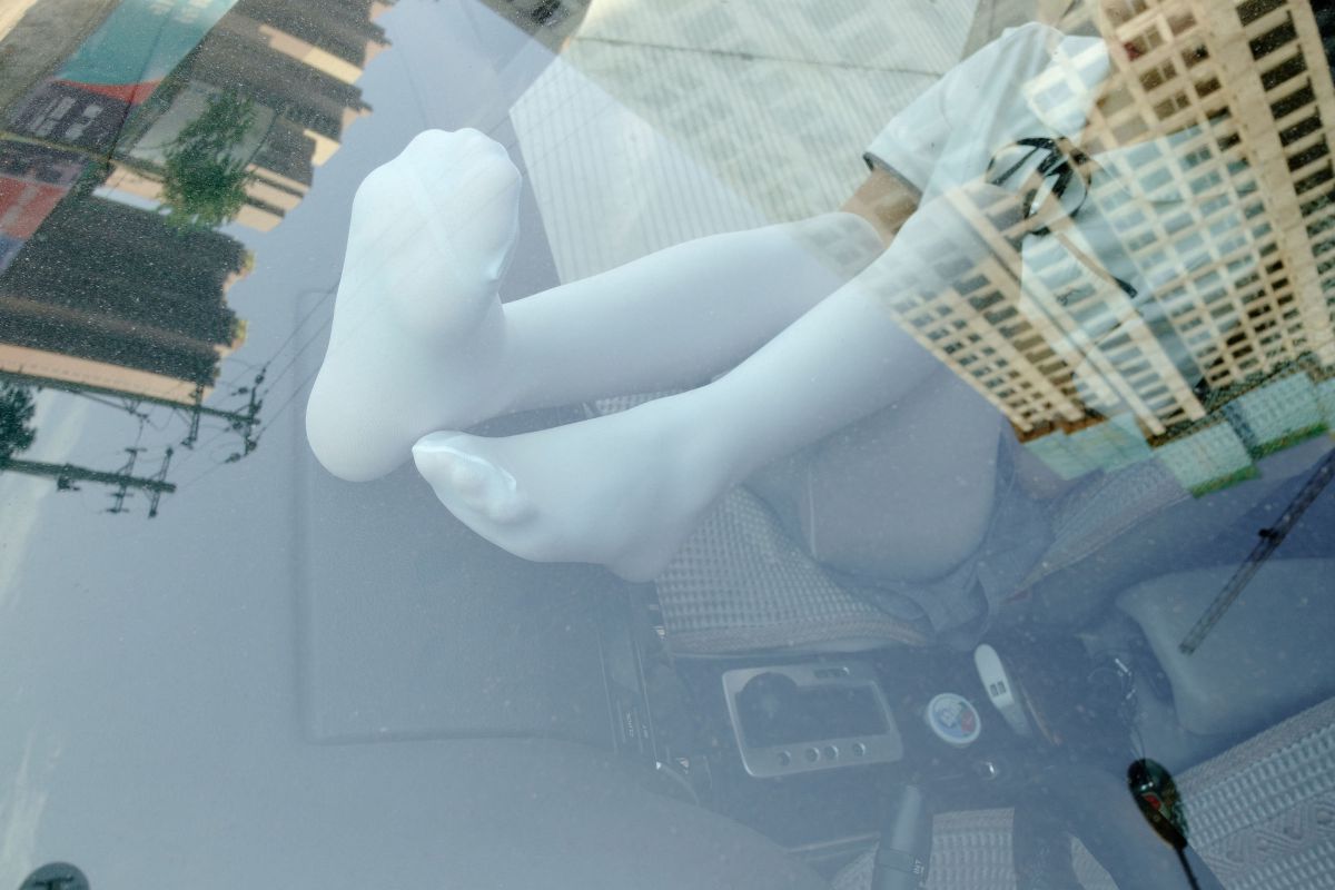 白丝足控腿控 萝莉丝袜写真套图