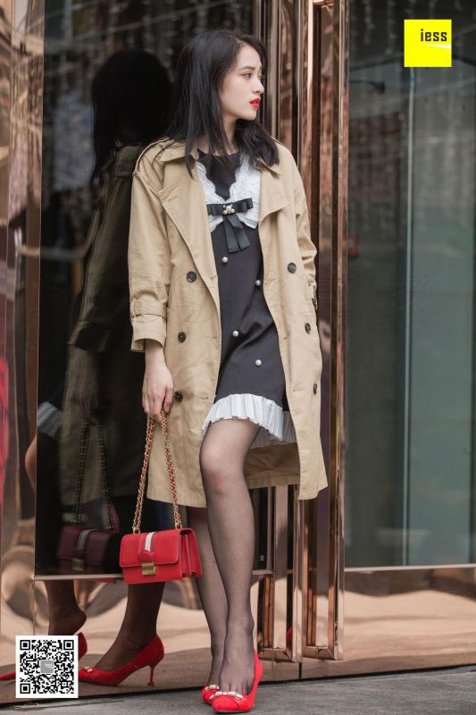 姗姗《气质风衣小红高》丝足美腿写真