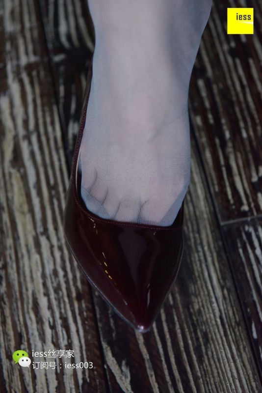 桂秋 《女王的灰丝》 丝足写真