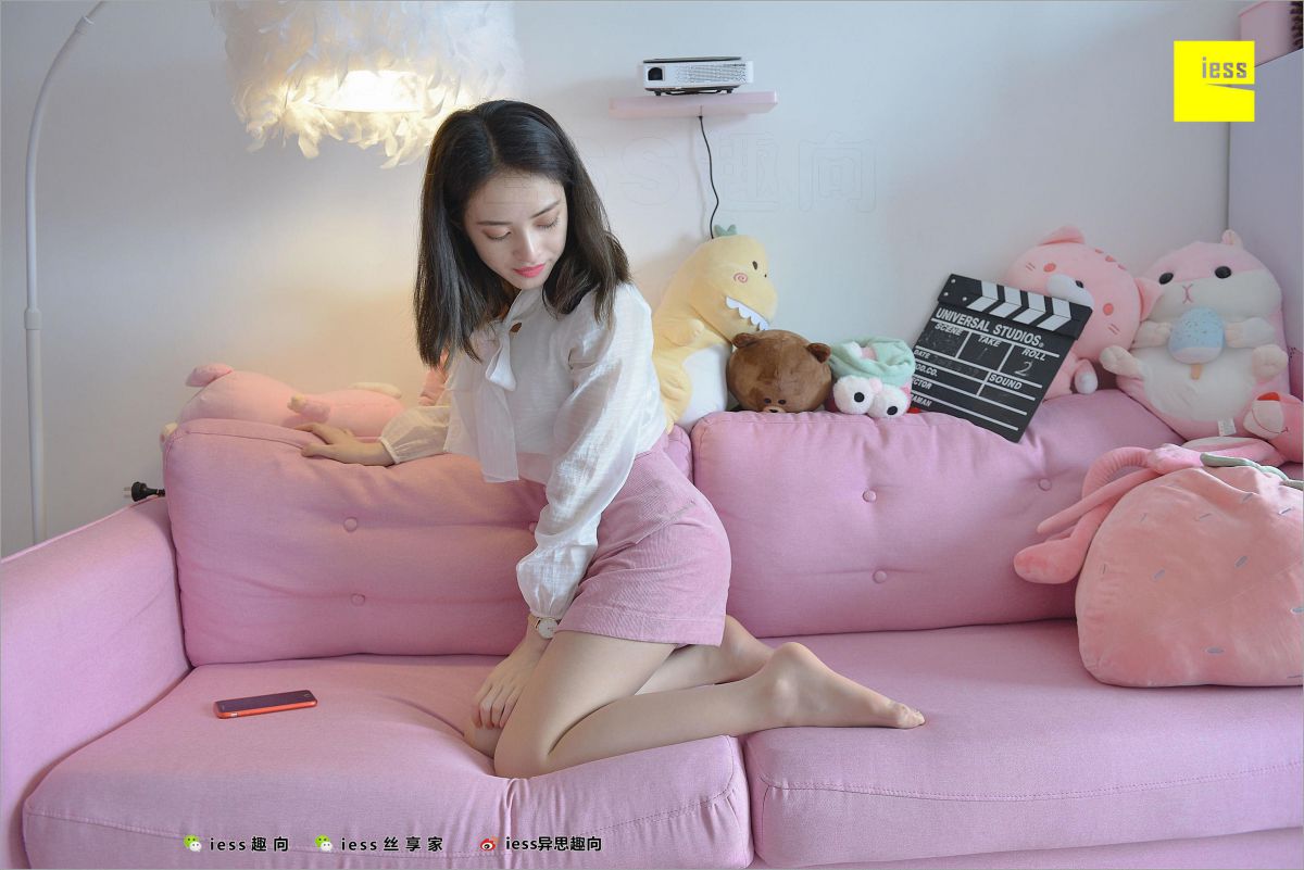 姗姗 《闷》丝足写真套图