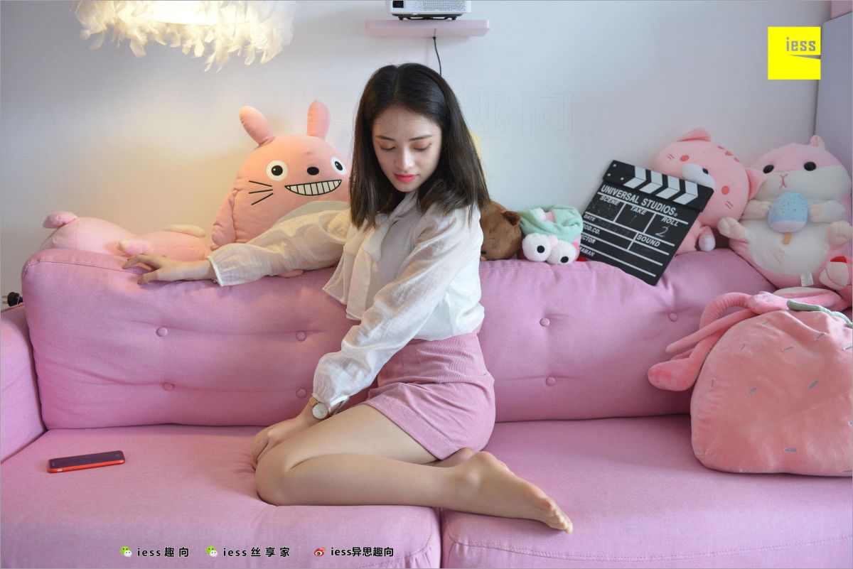 姗姗 《闷》丝足写真套图