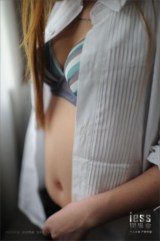 梦梦《邻家女孩T档黑丝高跟的午后阳光》