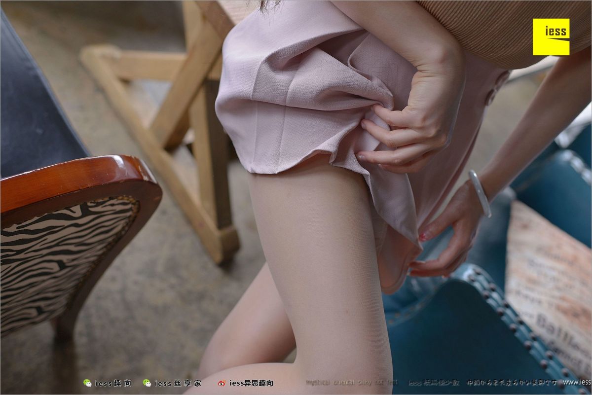 九妹（苗族） 《丝足亲善大使――九妹》写真套图
