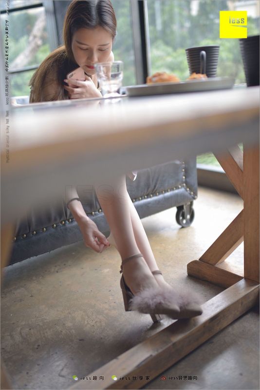九妹（苗族） 《丝足亲善大使――九妹》写真套图