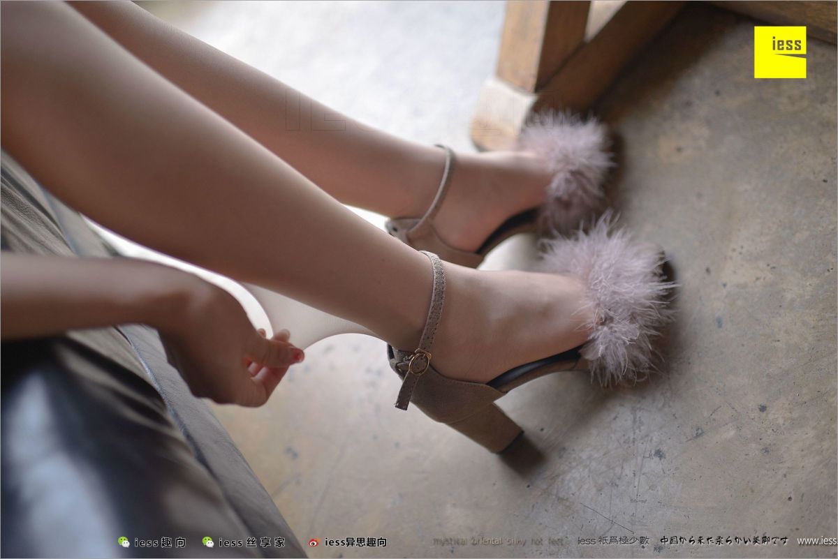 九妹（苗族） 《丝足亲善大使――九妹》写真套图
