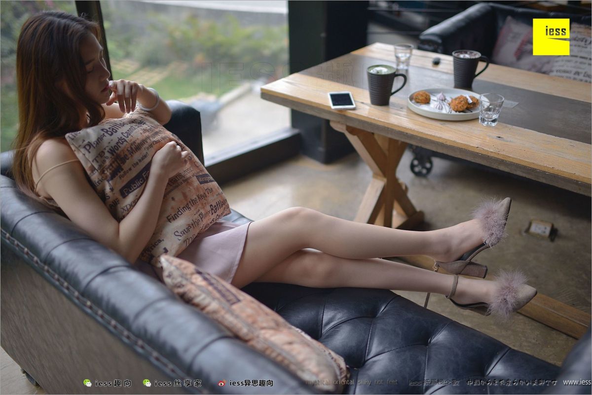 九妹（苗族） 《丝足亲善大使――九妹》写真套图