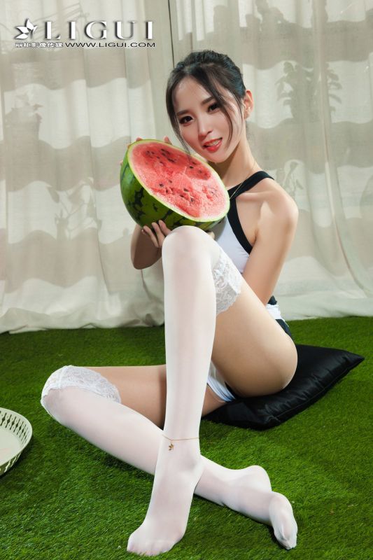 腿模小戈 - 白丝西瓜妹 写真套图