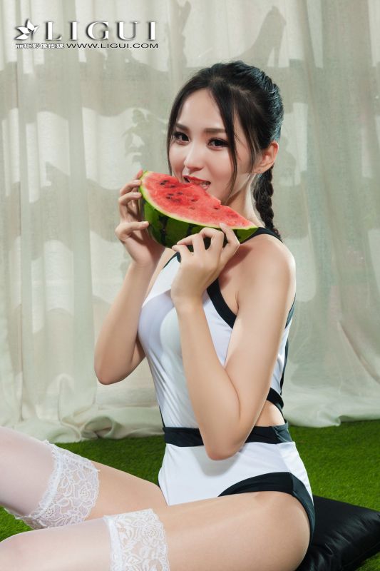 腿模小戈 - 白丝西瓜妹 写真套图