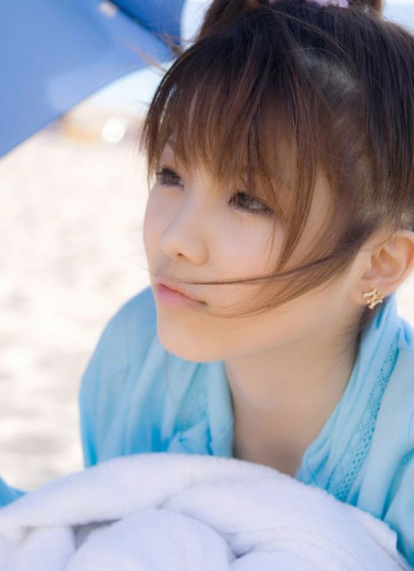 甜美嫩模日光浴胸白貌美