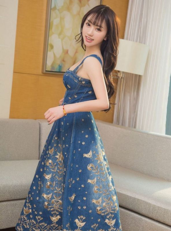 性感翘臀美少妇丝袜诱惑