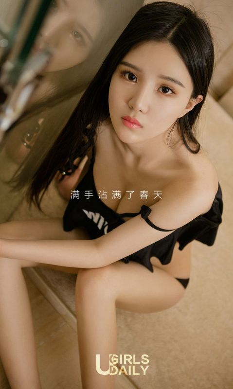 何楚楚 - 童颜楚楚