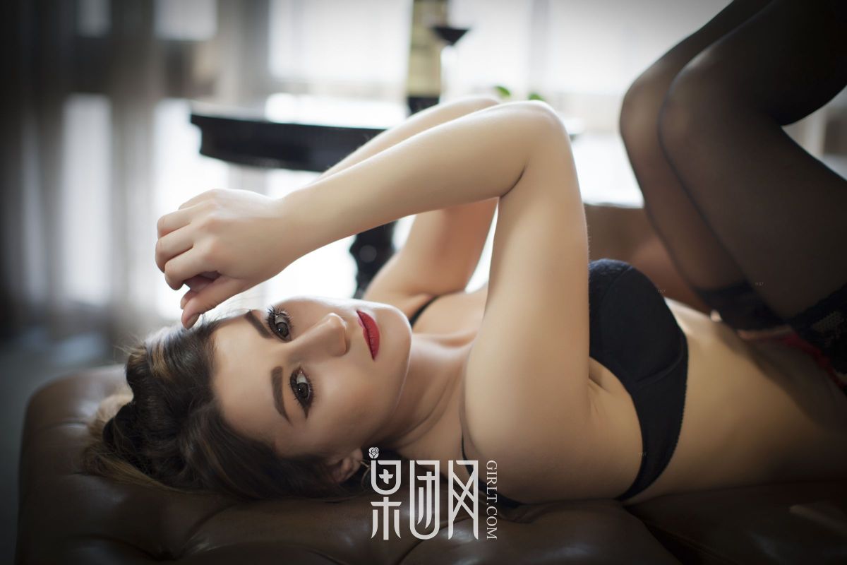 欧美豪乳 蜂腰爆臀娘 写真套图