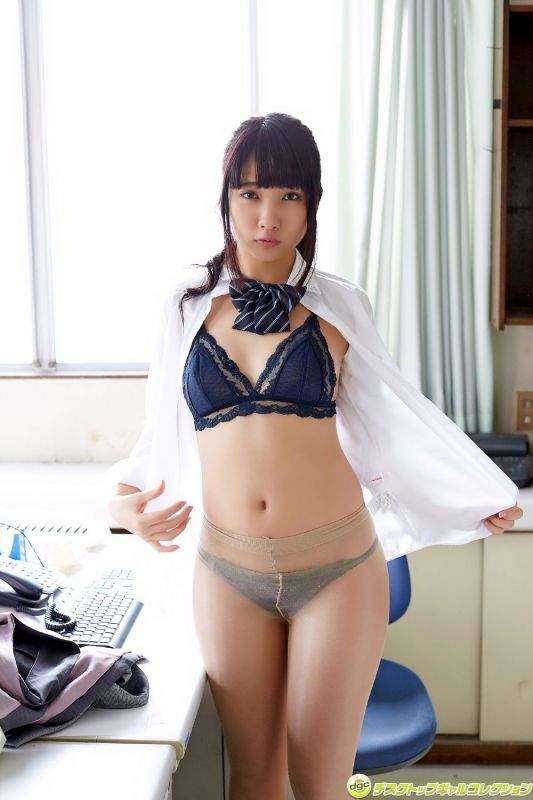 水沢柚乃 - 声優にもチャレンジ！巨乳ゲームアイドル！