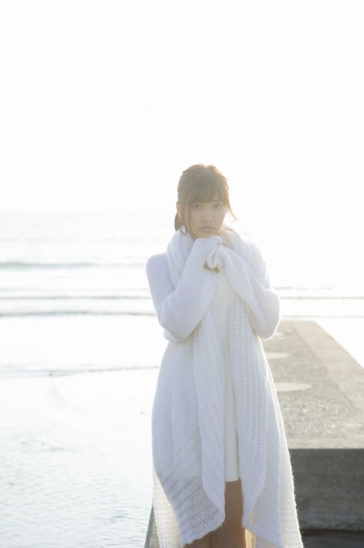 Hinako Sano 佐野ひなこ「冬のぬくもり」