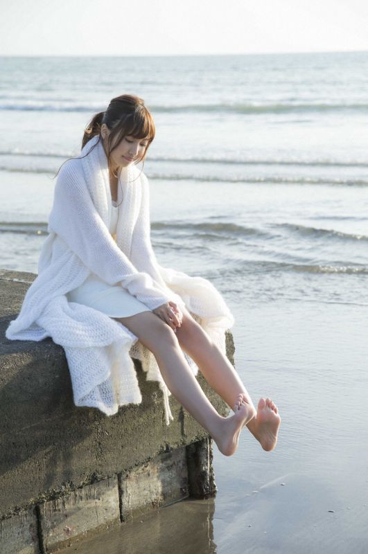 Hinako Sano 佐野ひなこ「冬のぬくもり」