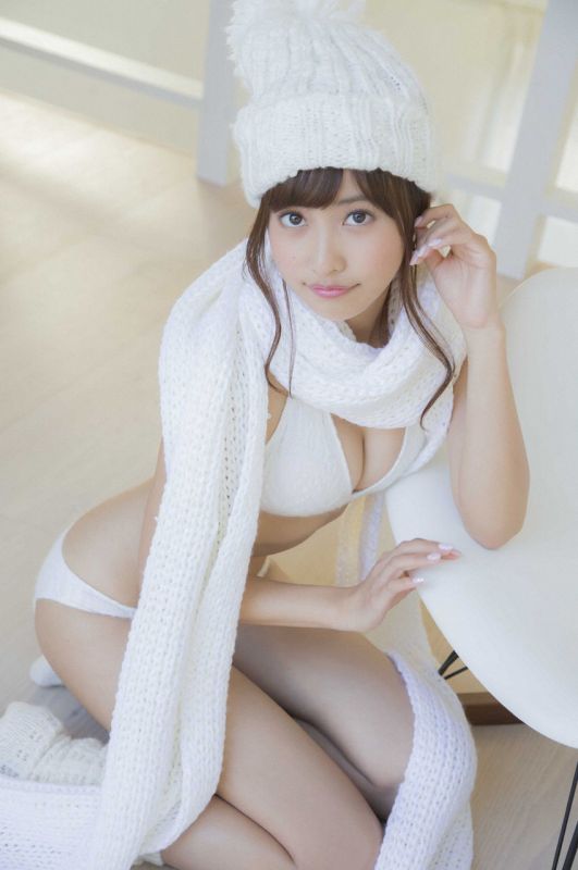 Hinako Sano 佐野ひなこ「冬のぬくもり」