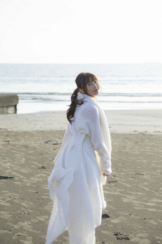 Hinako Sano 佐野ひなこ「冬のぬくもり」