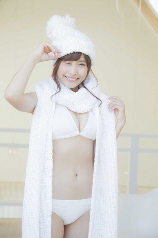 Hinako Sano 佐野ひなこ「冬のぬくもり」