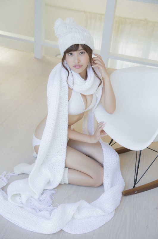 Hinako Sano 佐野ひなこ「冬のぬくもり」