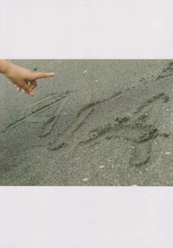 沖田彩花 - 十五の夏 ファースト写真集