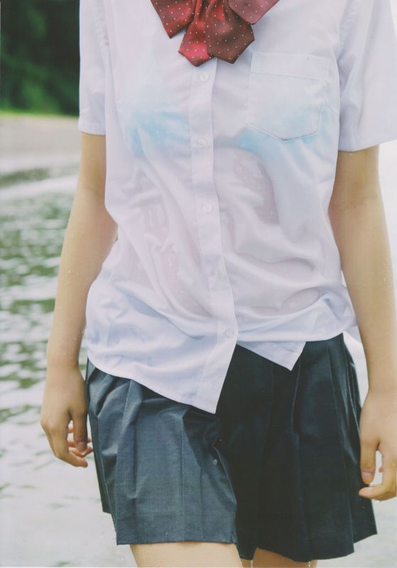 沖田彩花 - 十五の夏 ファースト写真集