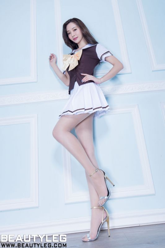 腿模Emma 美腿套图