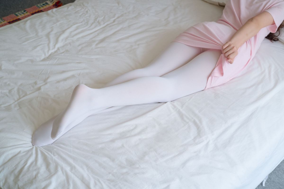 粉红少女白丝美足 萝莉丝足写真套图