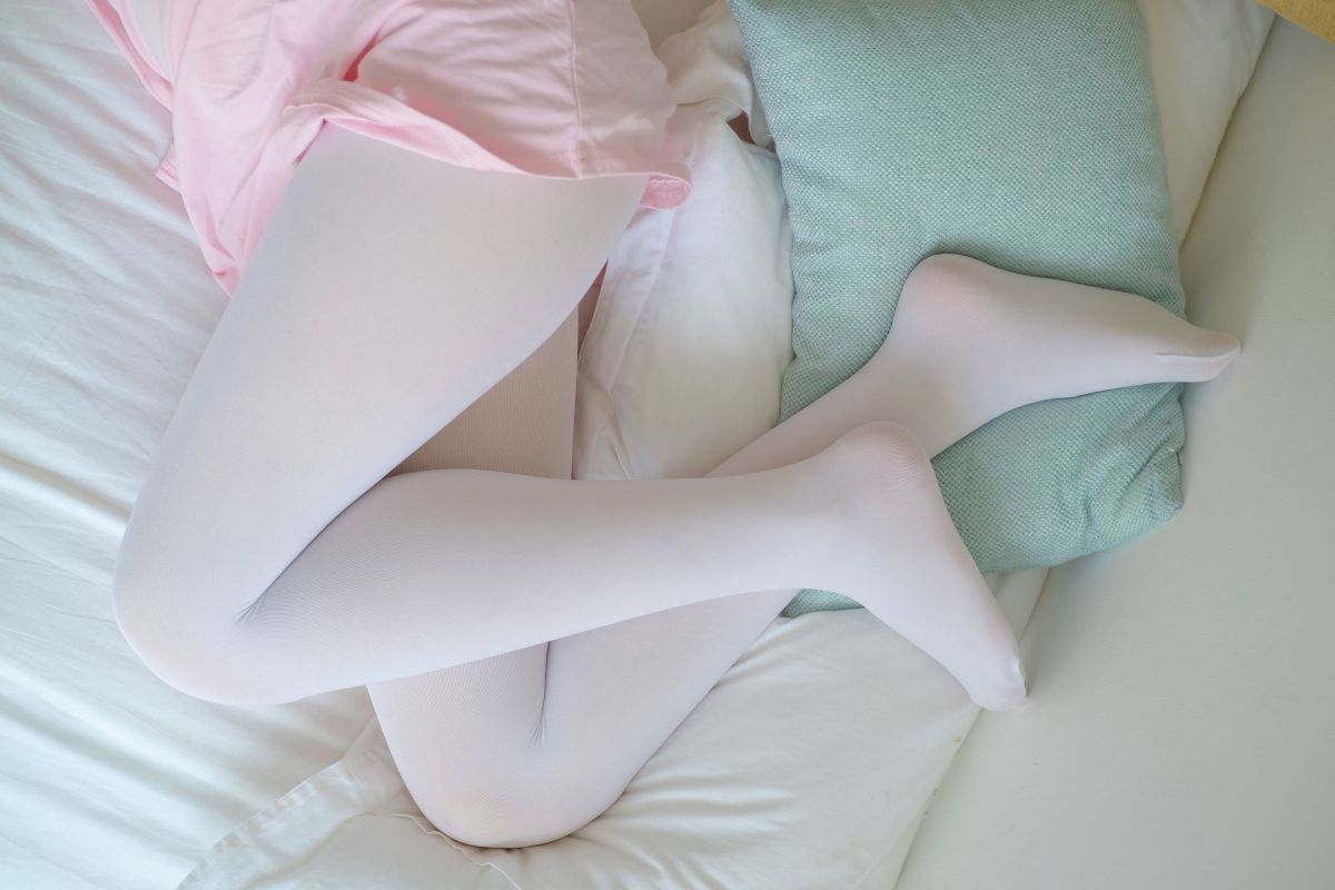 粉红少女白丝美足 萝莉丝足写真套图