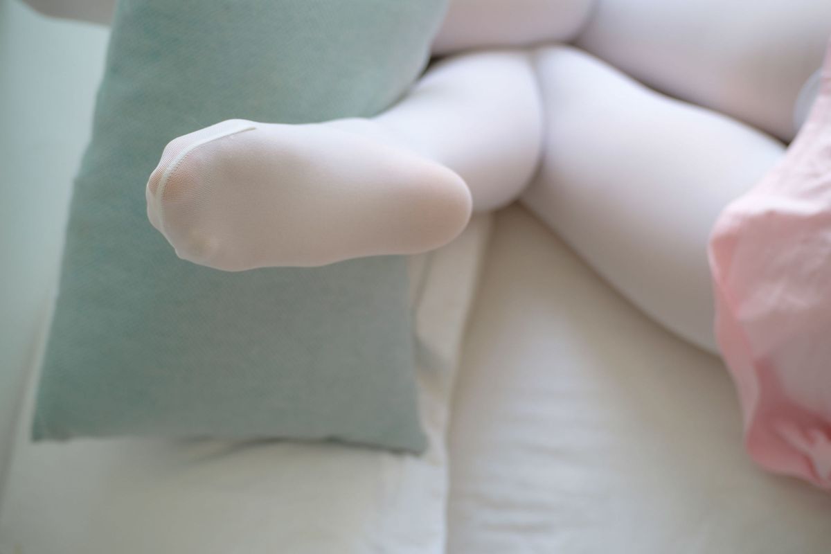 粉红少女白丝美足 萝莉丝足写真套图