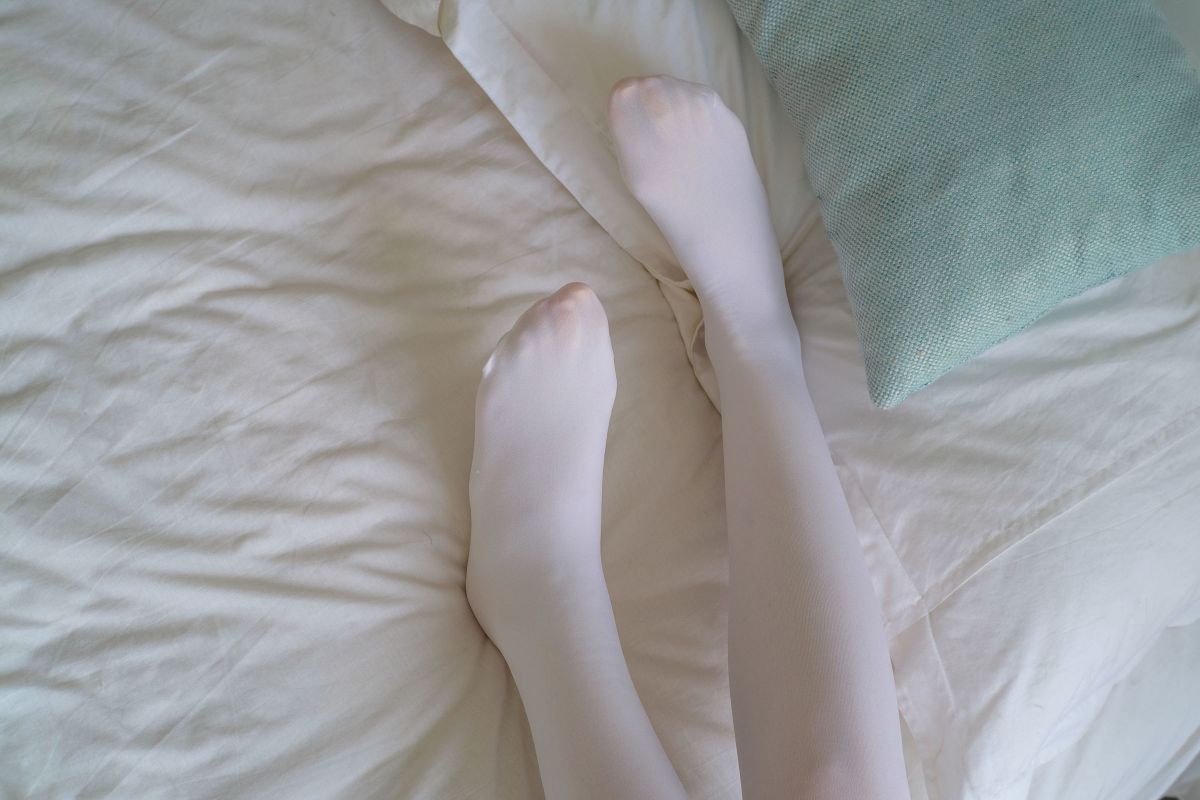 粉红少女白丝美足 萝莉丝足写真套图