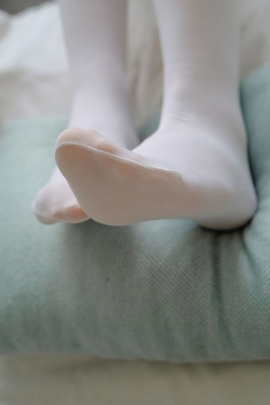 粉红少女白丝美足 萝莉丝足写真套图