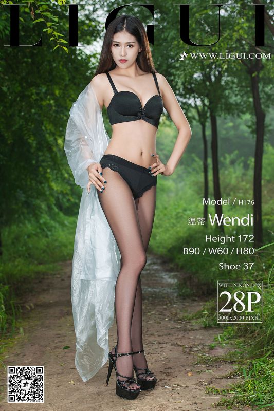 Model 佳佳 户外极品黑丝美足