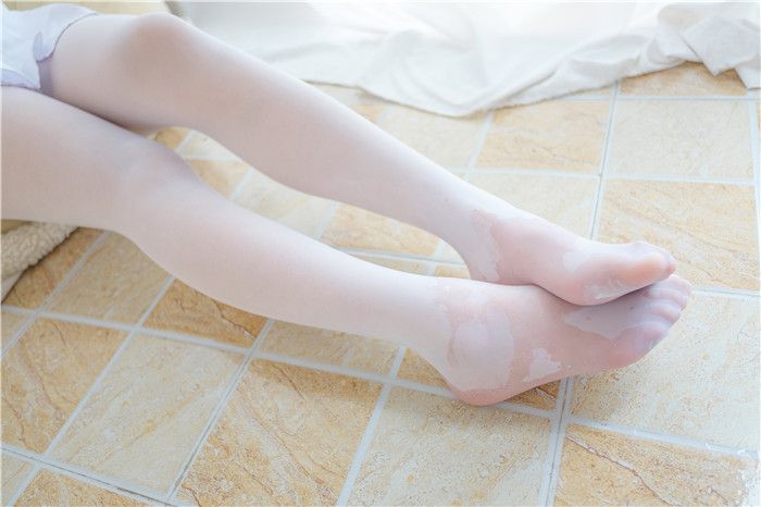 [萝莉控]百褶裙小萝莉的湿足诱惑[69P]