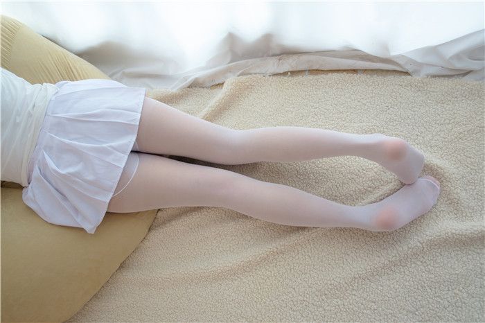 [萝莉控]百褶裙小萝莉的湿足诱惑[69P]