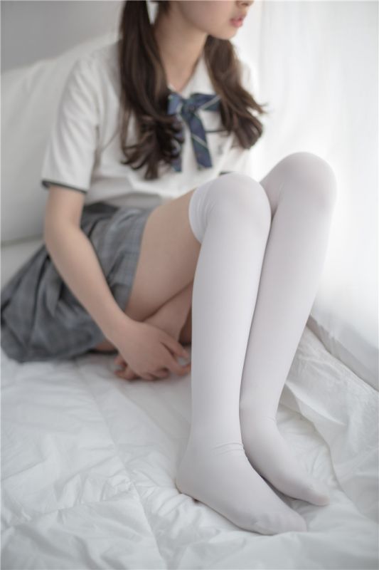 [萝莉控]穿白丝的双马尾并没有诱惑你[84P]