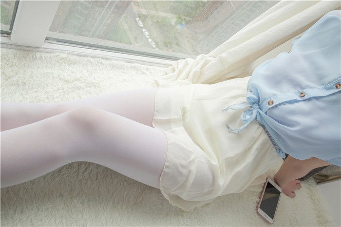 [萝莉控]天台上的蓝色衬衫黄短裙[83P]